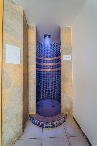 Afacere la cheie - Hotel 3*** de inchiriat cu SPA si piscina Baile 1 Mai, Bihor