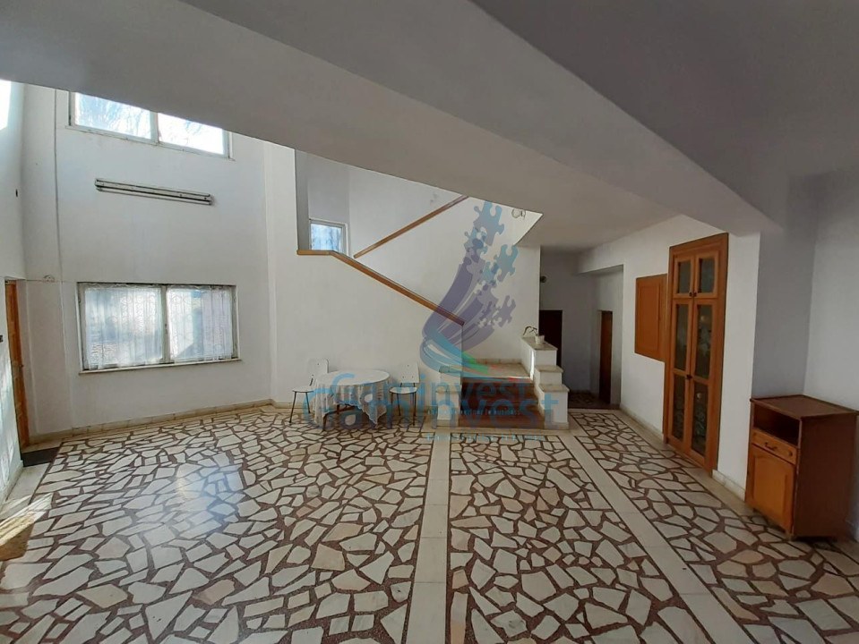 Spatiu comercial de inchiriat, cladire noua, in zona Universitatii Oradea, Bihor
