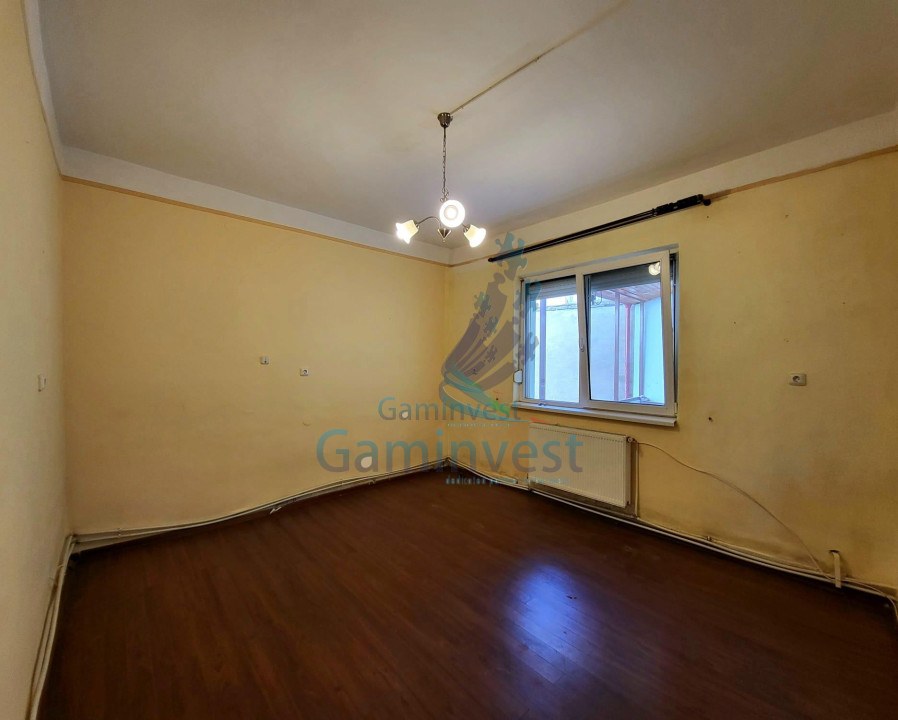Apartament la casa cu 2 camere, central, Oradea