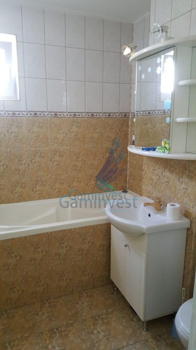 Apartament cu 3 camere de vanzare, in cartierul Nufarul, Oradea