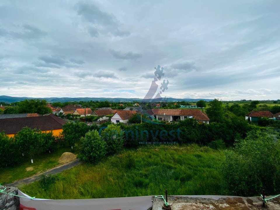 Cladire de vanzare pentru dezvoltare hotel, la 50 km de Oradea, Bihor