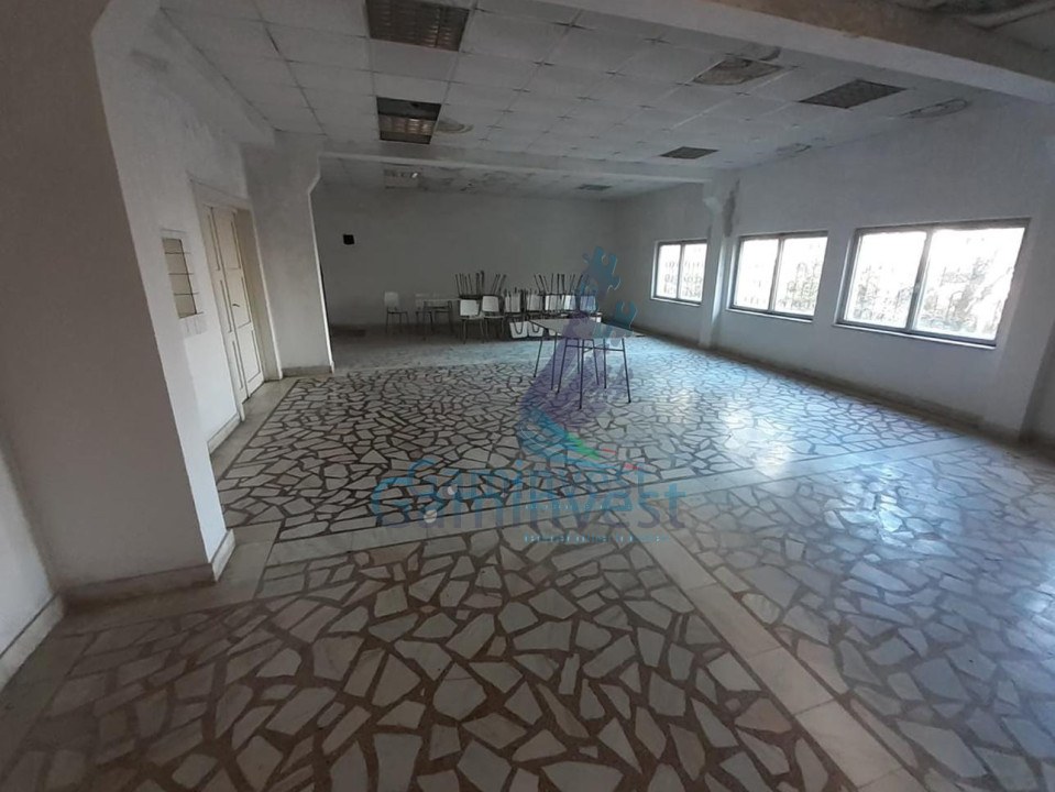 Spatiu comercial de inchiriat, cladire noua, in zona Universitatii Oradea, Bihor