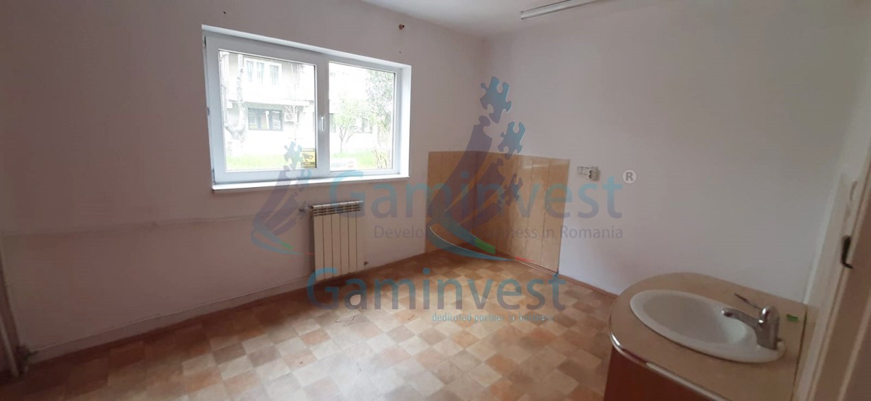 Doua proprietati - Spatiu comercial si apartament , Cartier Iosia, Oradea, Bihor