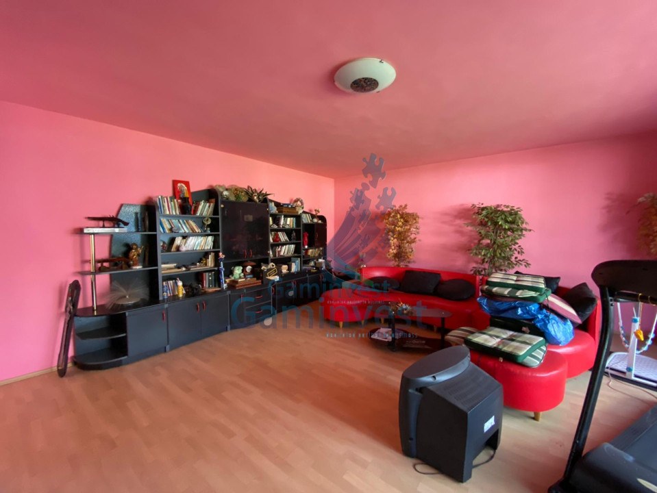 For sale! Villa with swimming pool, Olosig area, Oradea, Romania