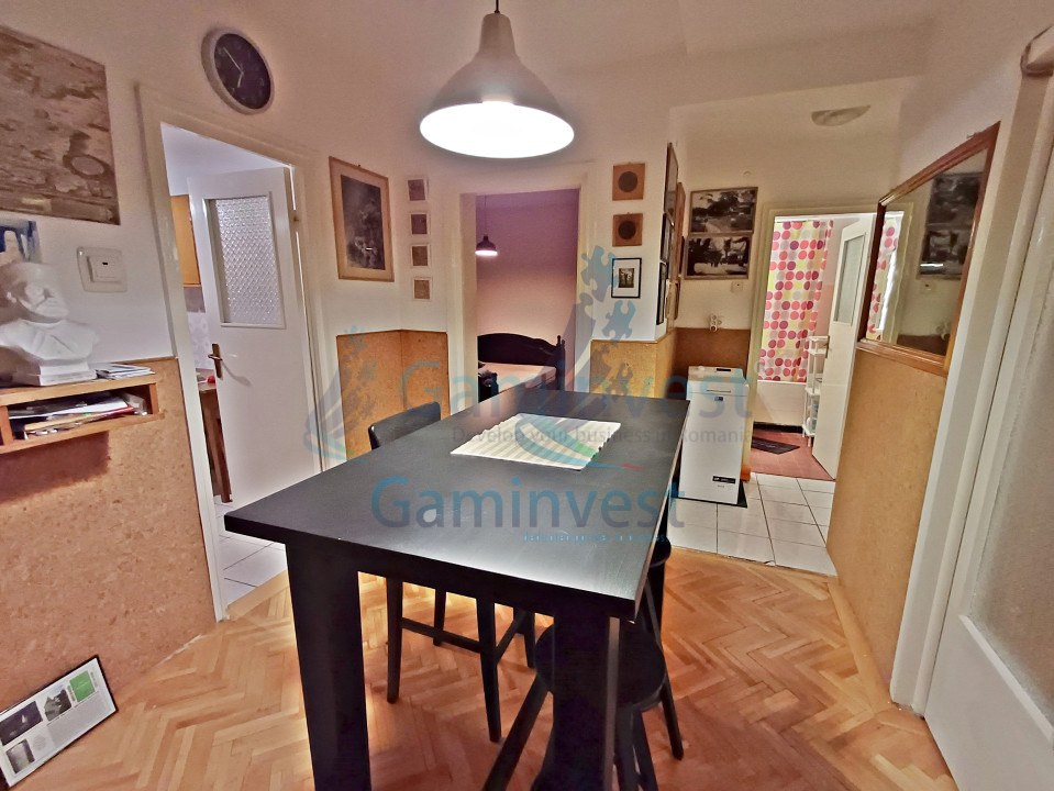 Apartament cu 3 camere de inchiriat, zona centrala, A1957