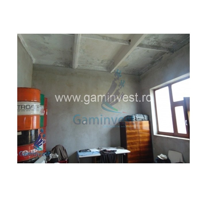 For sale! Warehouses, office building and land, Calea Borsului, Oradea, Romania