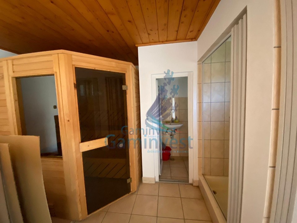 Vila cu piscina de vanzare, zona Olosig, Oradea, Bihor