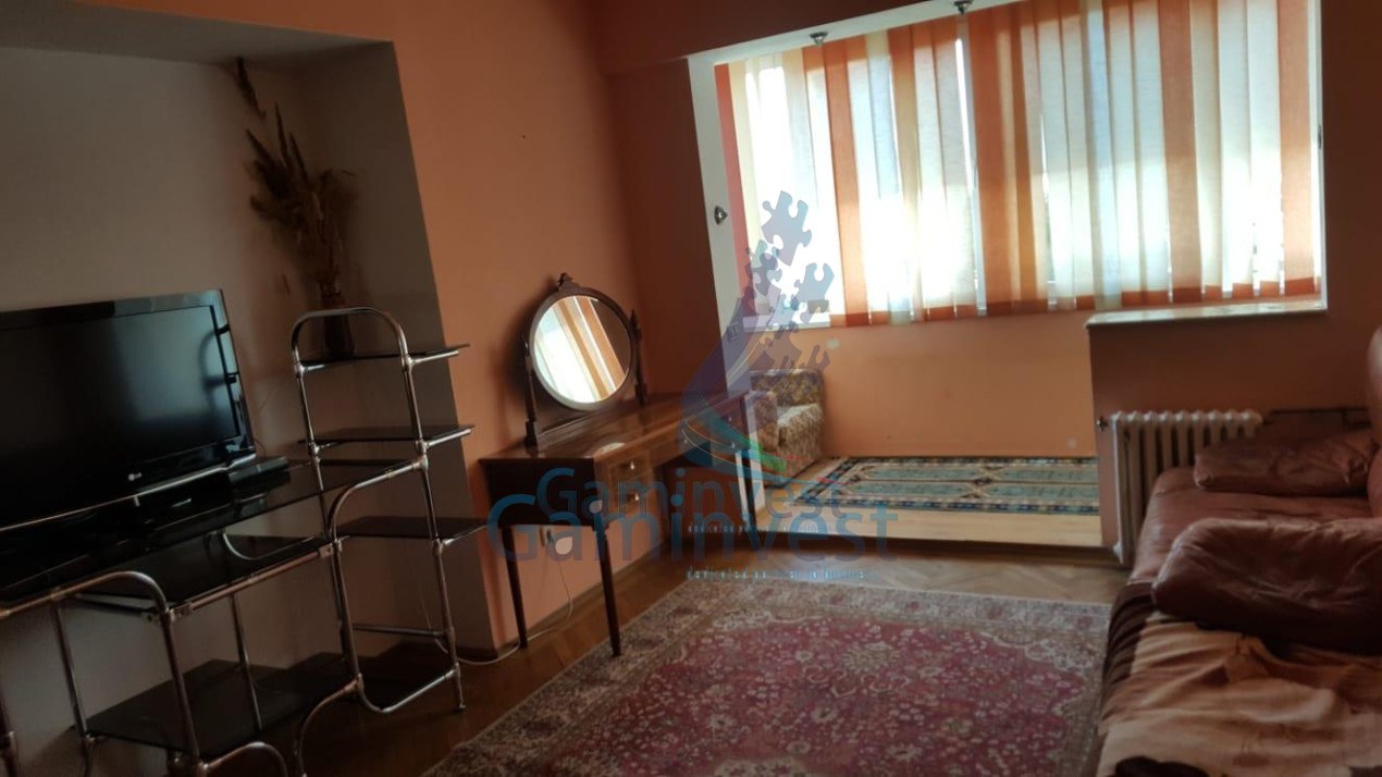 Apartament cu 3 camere de vanzare, in cartierul Nufarul, Oradea