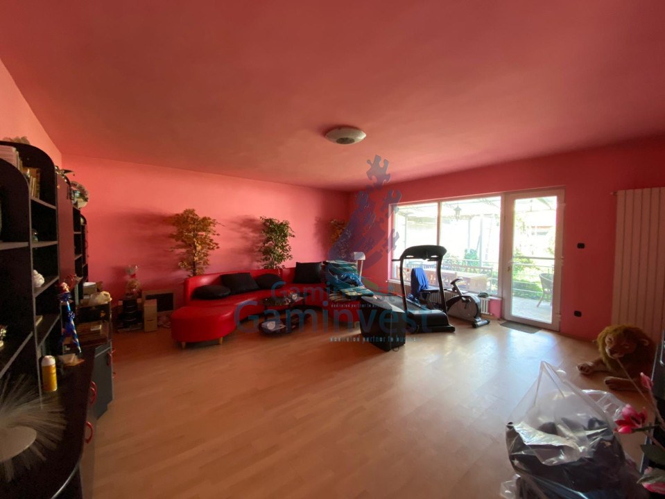 For sale! Villa with swimming pool, Olosig area, Oradea, Romania