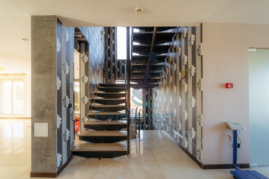 Afacere la cheie - Hotel 3*** de inchiriat cu SPA si piscina Baile 1 Mai, Bihor
