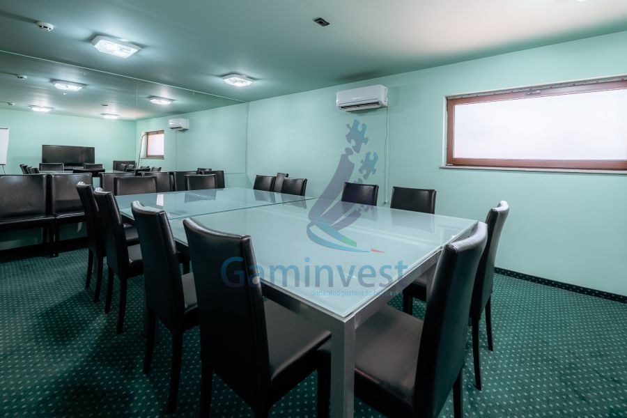 Afacere la cheie - Hotel 3*** de inchiriat cu SPA si piscina Baile 1 Mai, Bihor