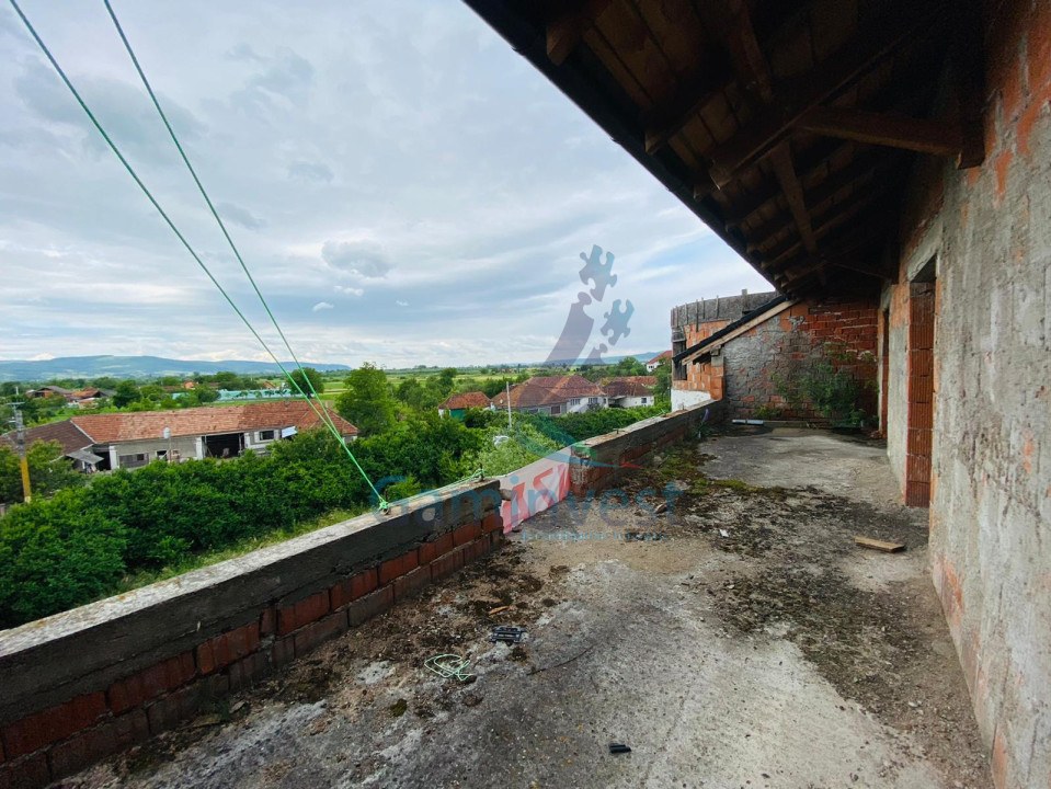 Building for sale for hotel development, 50 km from Oradea, Bihor