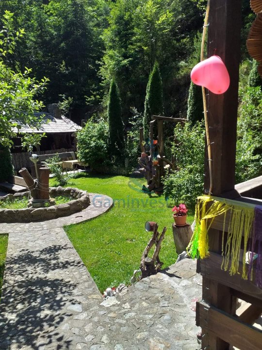 De vanzare cabana turistica cu 9 camere, 26 locuri, Muntii Apuseni, Cluj-Napoca, Cluj